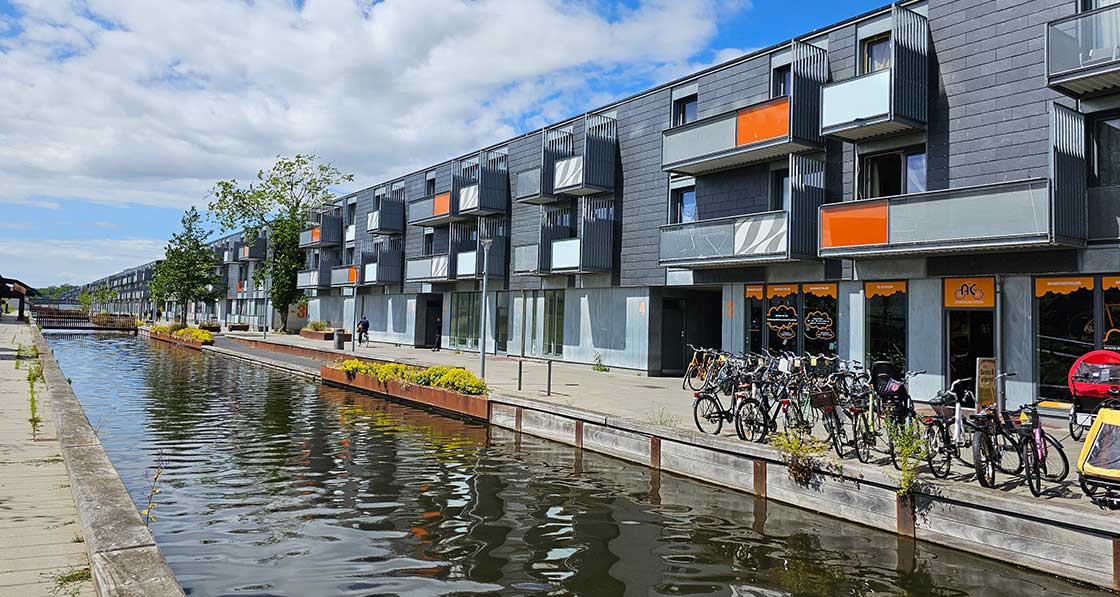 Albertslund heating plant, which heats the whole Albertslund suburb in Copenhagen including these non-profit social housing apartments from Bo-Vest.