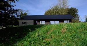 Deep green passive house defies all weather