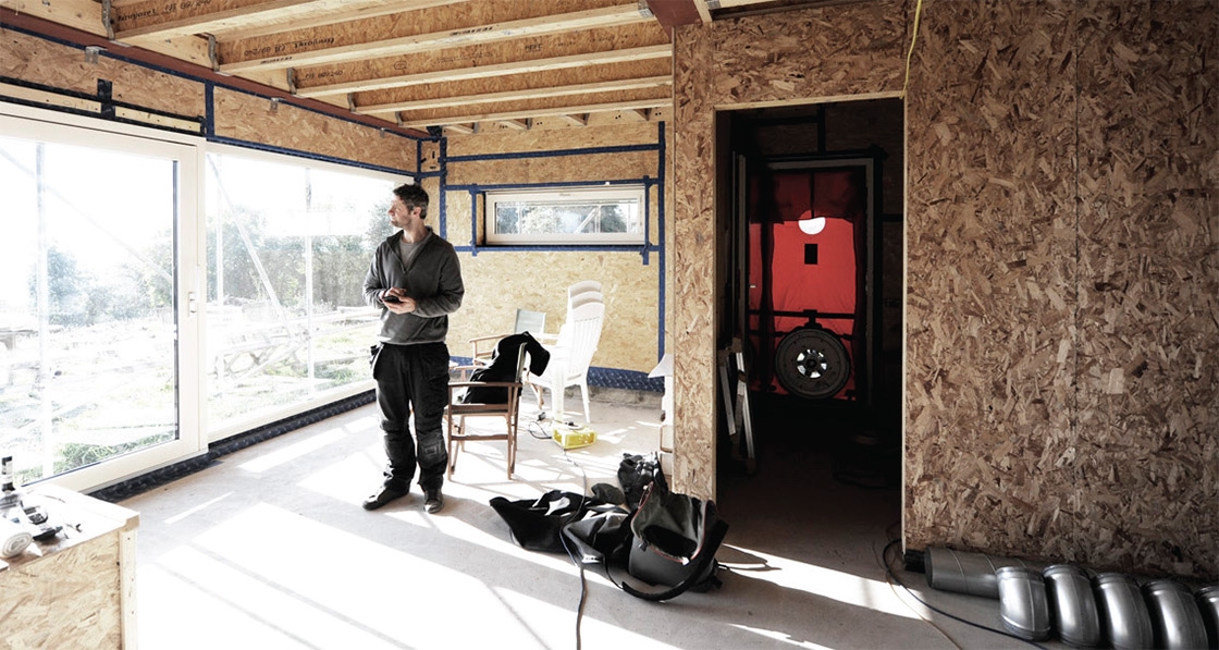 Cellulose insulation improves airtightness by 30% — PYC Systems